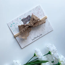 Charger l'image dans la galerie, Dentelle brunâtre