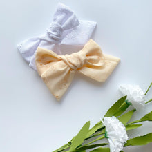 Charger l'image dans la galerie, Bouclette pêche style dentelle