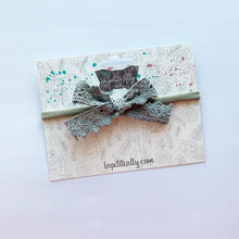 Charger l'image dans la galerie, Dentelle grise